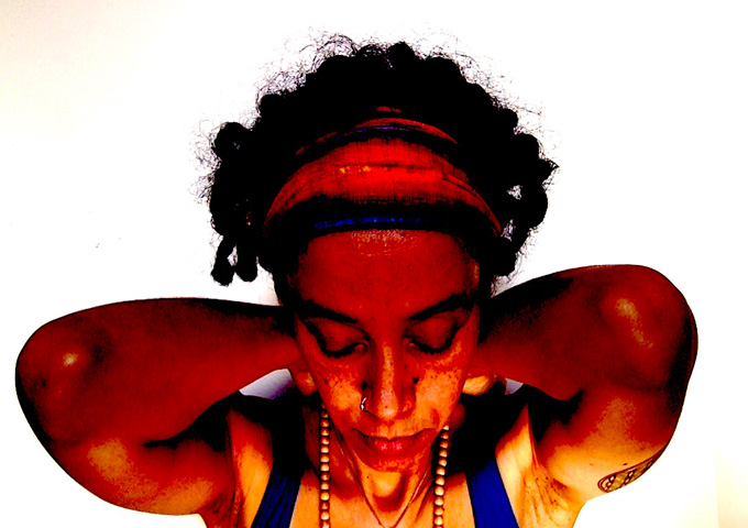 SistaSara is on radio rotation with the track, “Dimensional Portal” - toneflame.com/2022/08/17/sis…