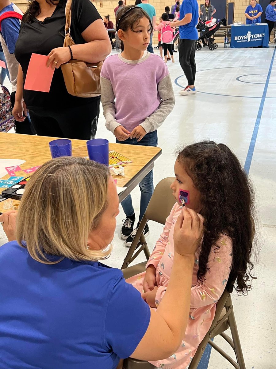 CheerUpOmaha's tweet photo. We were happy to host a face-painting and tattoo table last night at All Saints Catholic School! Shout out to the Omaha UPS Hub who donated ice cream and a couple volunteers to scoop cones! @CuesOmaha @ups_Heroes @UPS #facepaint #icecream #tattoo #BackToSchool #CheerUp https://t.co/poDYufcKKO