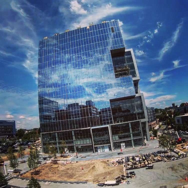 QuatrefoilLeads's tweet photo. Beautiful building! One @uCitySquare is looking fantastic in this August sky! @WexfordSciTech @UCScienceCenter @turner_talk @ZGFArchitects https://t.co/Kln5pmDnuo