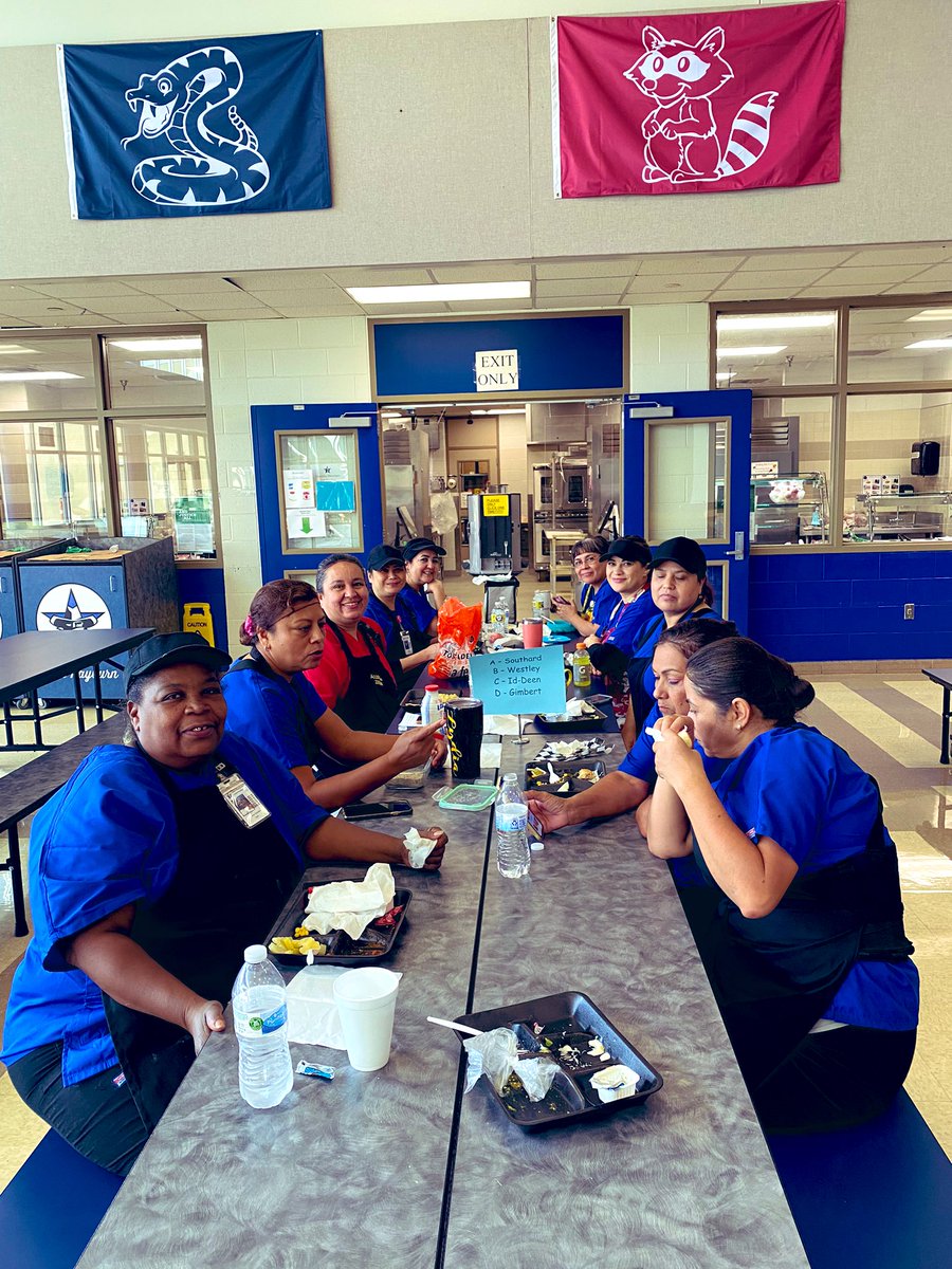 GCarrabineBryan's tweet photo. Thank you to our amazing staff for making the first day of school in @BryanISD a fantastic day for our students! #ChildrenFirstAlways https://t.co/lnKm3vy2GD