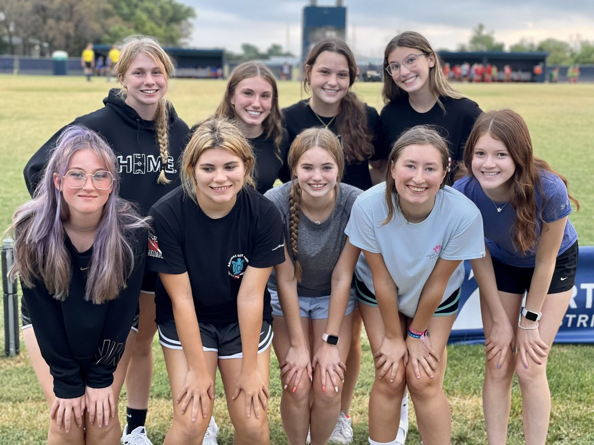 Taking in the Tabor/Newman exhibition watching #AHSWST alumni <a href="/PorshaZweifel/">Porsha Zweifel</a> and <a href="/Charliz35/">Charlize Lichlyter</a>