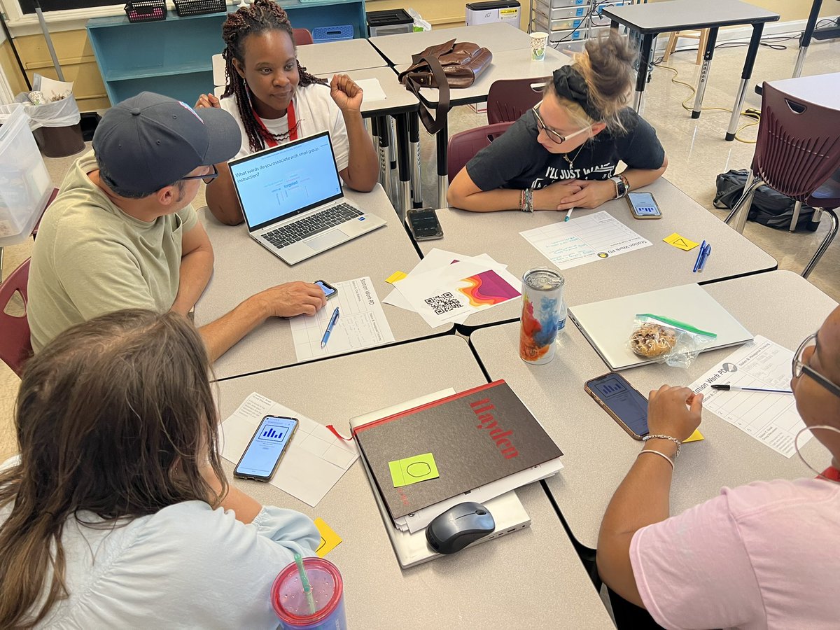 Hogg_Razorbacks's tweet image. Teachers spent their morning learning a variety of best practices from our amazing Hogg teacher leaders! #LiteracyRoutines #CANVAS #SmallGroupInstruction #DataDrivenInstruction #TLAC @HoustonISD @HISDMiddleSchls @tudon_martinez