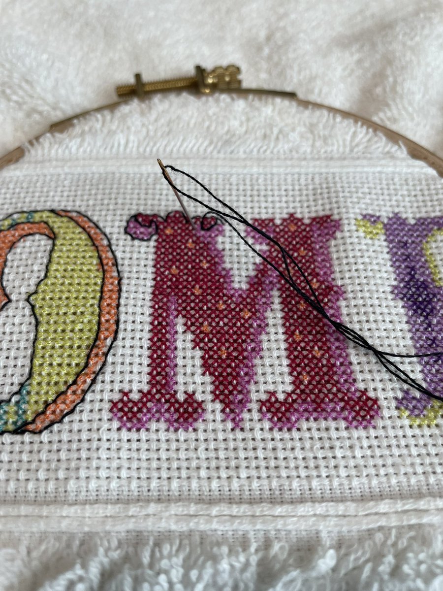 gogh_729's tweet photo. 🪡
day5
#home
#ricodesign
#刺繍
#crossstitch
#クロスステッチ
#stayhome
#embroidery
#자수를 놓다
2022年8月17日 https://t.co/7LHB7U81ss