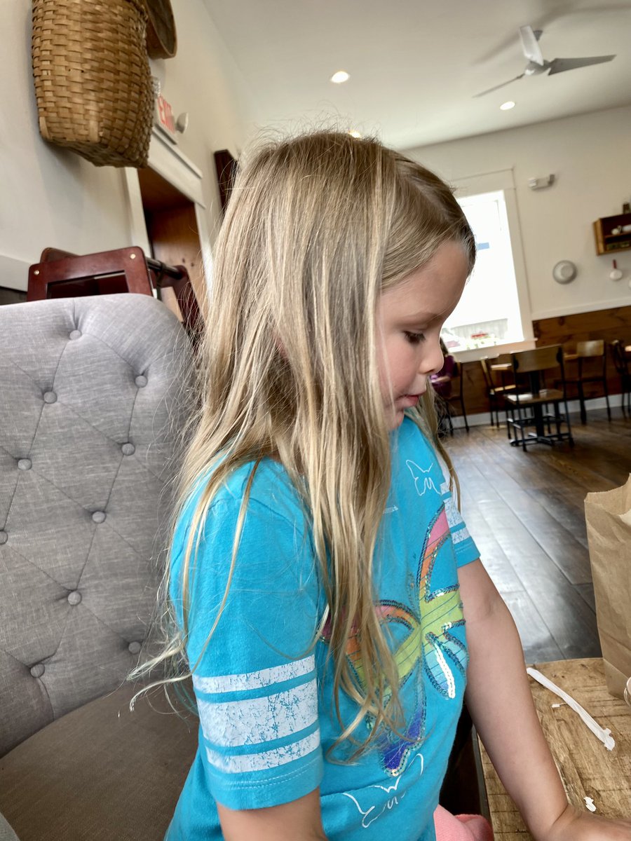 standinNsmilin's tweet photo. Sometimes it's the little things that make an entire day. Coffee (tea) shop with the boss ๐ซ for the world's best chocolate milk and homemade donuts. ๐ฉAdd "fancy chairs" for the win ๐๐ผ๐ฅฐ #imsofancy #youalreadyknow https://t.co/hI7Odbw6yW