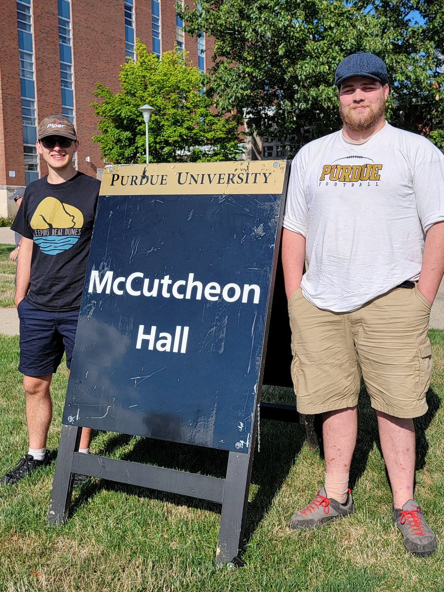 Move in day today for Ethan and Kahne.  Good luck, work hard and have fun!  Class of 2026!  💛🖤
