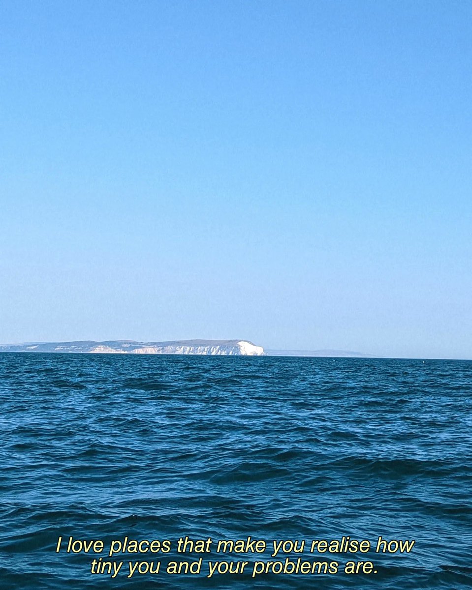 BenJieStills's tweet photo. "I love places that make you realise how tiny you and your problems are."
•
•
#quoteedit #isleofwight #wearesmall #beautifulearth #quotecaptions #onthesea #fishing #blueskies #seascape #seacore #blueocean #wideopenviews https://t.co/rKeJFSYfQF