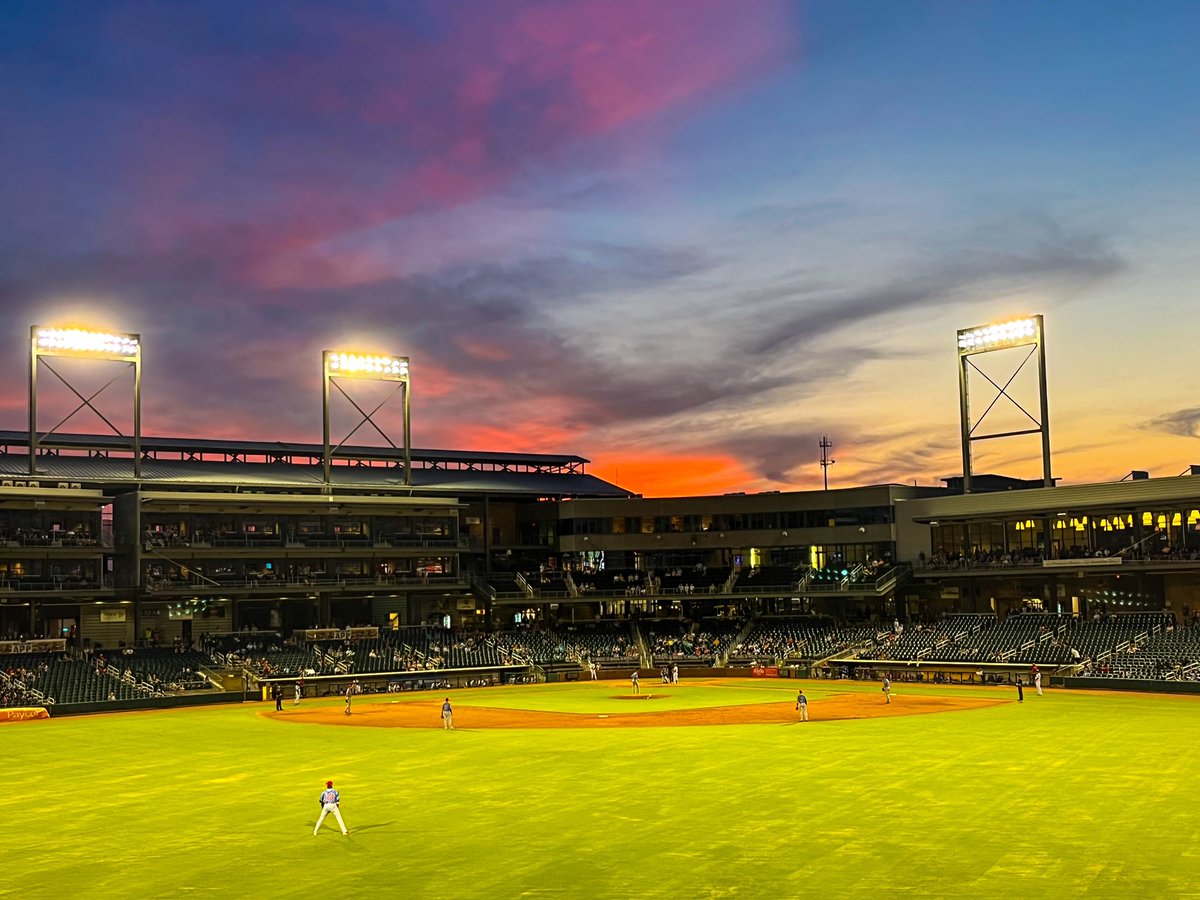 Sunsets at Regions Field are money

#ALwx #Barons #Smokies #MiLB #BaseballisFun #Sunset