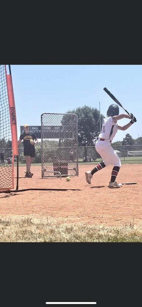 downster07's tweet photo. 💥2022 Spring/Summer Batting Stats💥
Average- .467
OBP- .559
OPS- 1.092
SLG- .533
Hits- 42 
RBI- 21
Runs- 40
At bats- 90
@ladysluggersred @upnextrecruits @SoftballClips @IHartFastpitch @ExtraInningSB https://t.co/D0wWjdZcCD