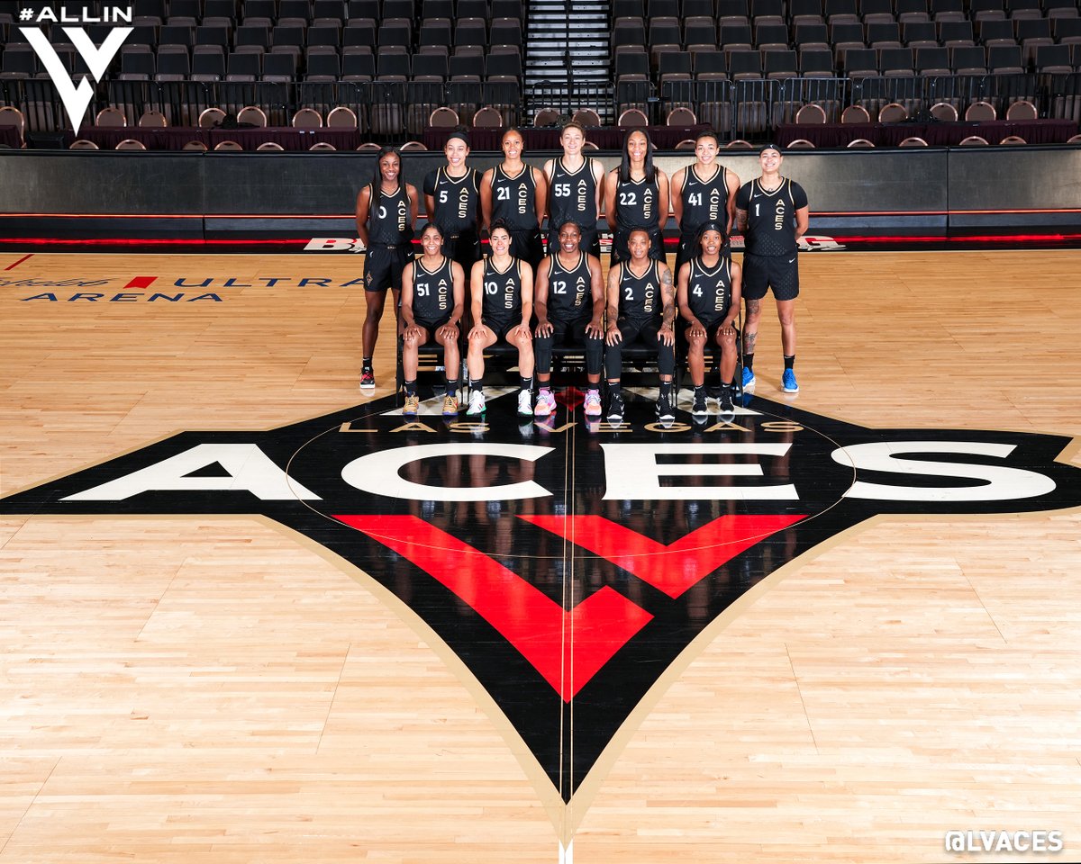 LVAces's tweet photo. 𝗣𝗜𝗖𝗧𝗨𝗥𝗘 𝗗𝗔𝗬! 📸

Presenting your 2022 Las Vegas Aces! ♦️♠️ https://t.co/UvXFfiSBVP