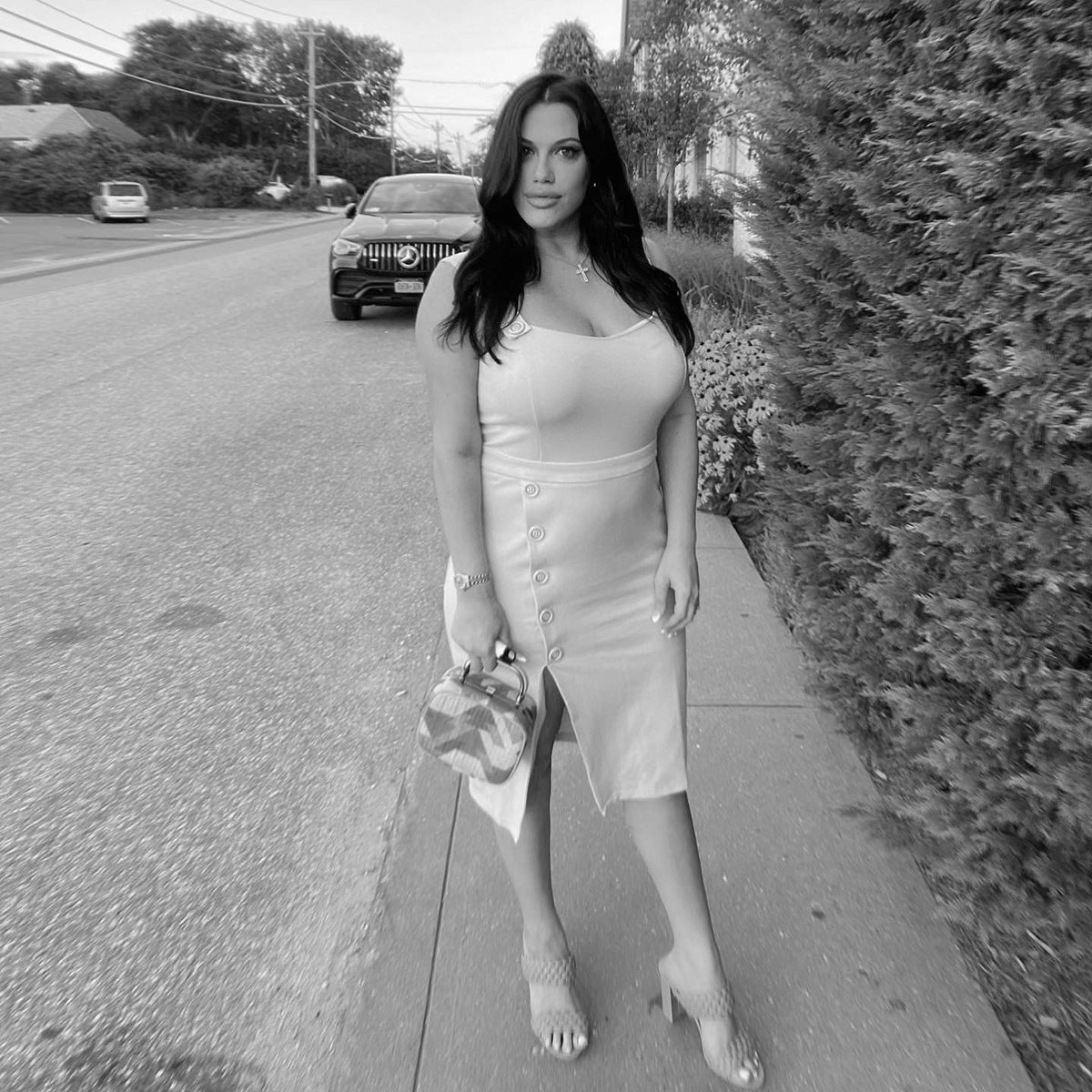 tucci___mane's tweet photo. first time out this whole summer since losing both my grandmother &amp; my dog in the span of 2 weeks. Grief can be tough but it was beautiful to get out to Montauk to decompress &amp; reflect by the water, it truly was so soul calming❤️ https://t.co/gHNdAgJz4X