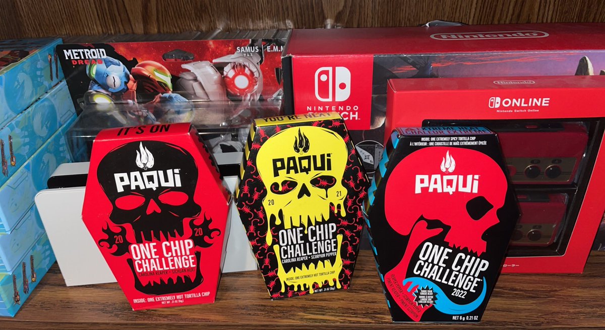 DualSenseSam's tweet image. wondering if I should attempt eating the chip this year thoughts ? @paquichips #onechipchallenge #onechipchallenge2022