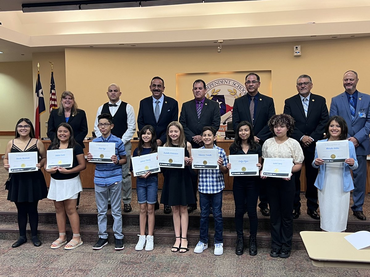 SISD_ES's tweet photo. 📢Two of our Dragons represented #TeamSISD at the Education in Action’s Summer 2022 Lone Star Leadership Academy Camps. ✅ Sebastian &amp; Anabelle were nominated by their teachers for the statewide leadership program. Congratulations!! 🙌🏻 #NeedToSucceed ✈️ https://t.co/mEnCOe5Xfc