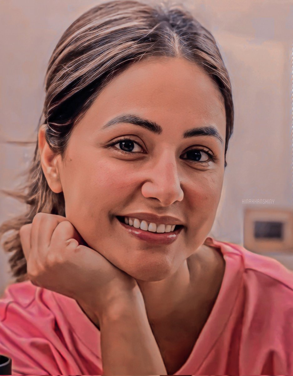 hinakhanshiny's tweet image. Her simple look is fantastic 💕
@eyehinakhan #HinaKhan #simplelook