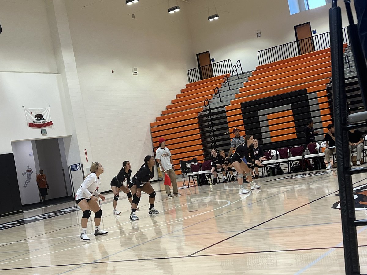 Let’s go Lady Mustangs! #HUSDpremier