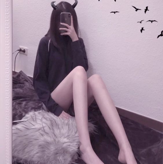 disordered_kit's tweet photo. Bored so heres some legspo cus legspo is the best !!
(the third girl is SO TINY wtfffff ???? I want it sososo bad UGH)
#edtwt #baetwt #thinspo https://t.co/AJujrwkMTT