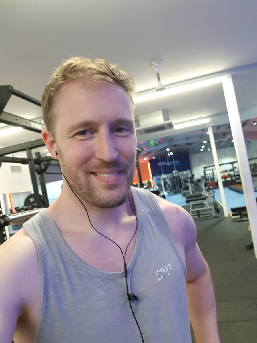 krayvenofficial's tweet photo. Greetz from the church of iron at witching hour 😈💪
Too damn humid thanks to the rain - so if I'm gonna sweat and be unable to sleep, I figured to put it to use
#gymlife #fitnerds https://t.co/8kr7r8nMW5