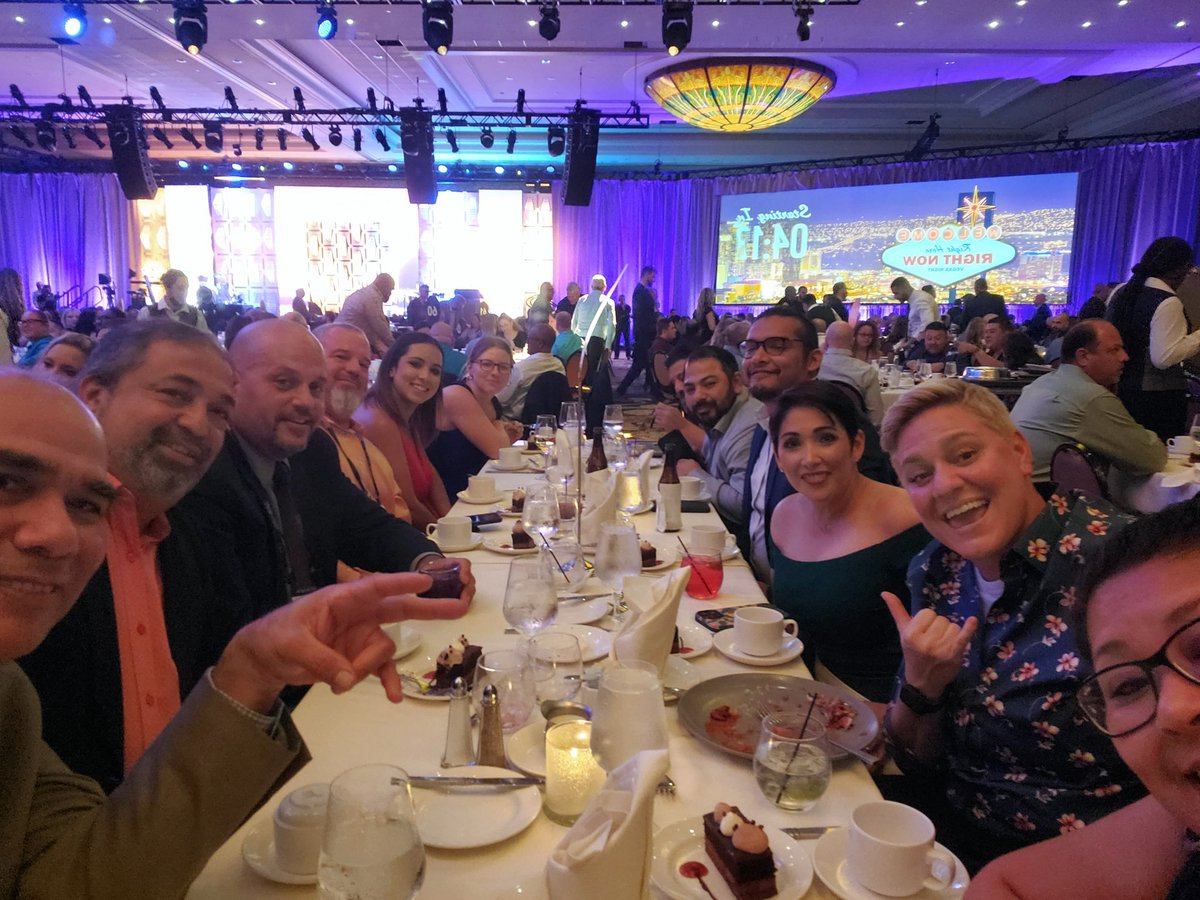 Mercedes_C15's tweet photo. Awards Dinner. #ChilisRightHere https://t.co/0AtSbotYe7