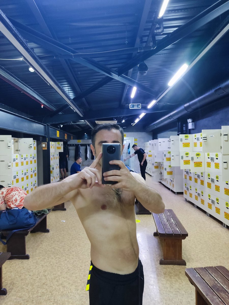 İzmir_Bay_J (@mekan3560) on Twitter photo 