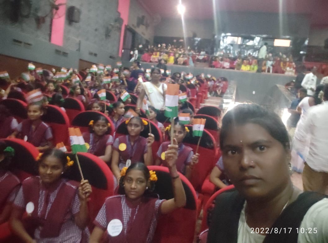 ttwreis's tweet photo. Diamond Jubilee Celebrations in all the schools of TW Gurukulam. Students participate in National Anthem singing, road shows, watching of Gandhi Movie in true spirit. https://t.co/dGM1OGInAK