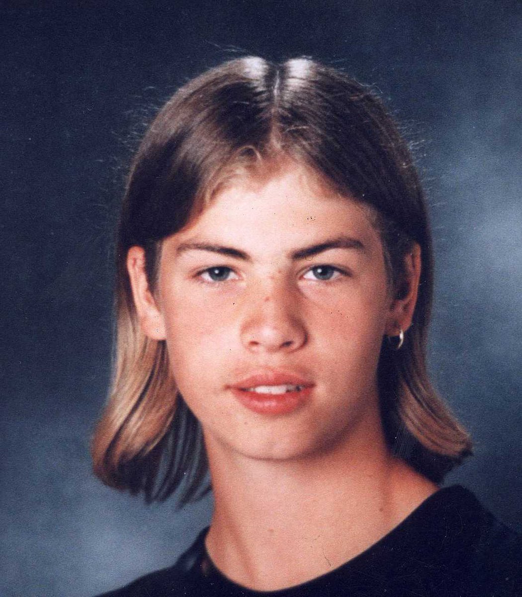 Chris_Halvorsen's tweet image. Idag är det 27 år sedan John Hron mördades av nazister, endast 14 år gammal. 
Glöm aldrig. Förlåt aldrig.