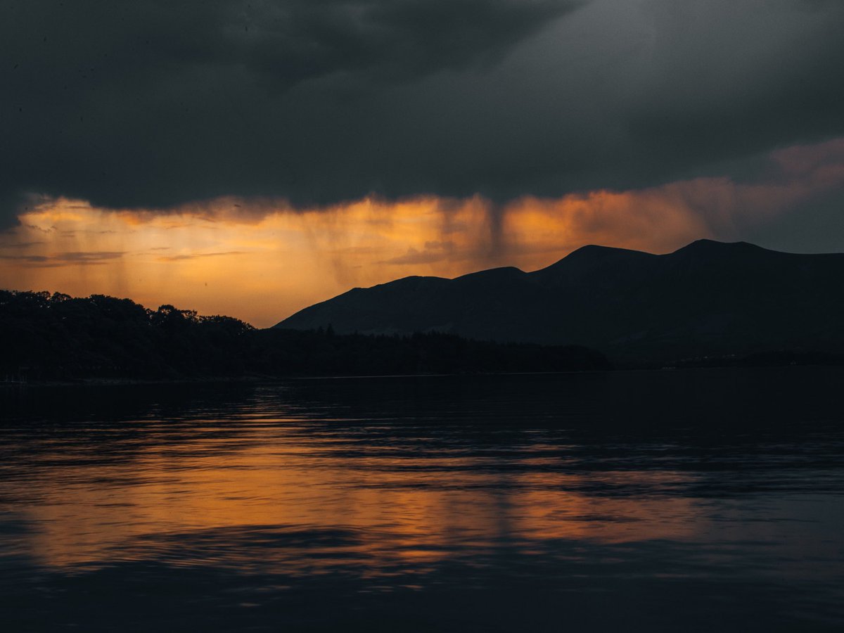 Atmospheric sunset skies over Derwentwater 
#Keswick #LakeDistrict #Sunset #Moody #Skiddaw