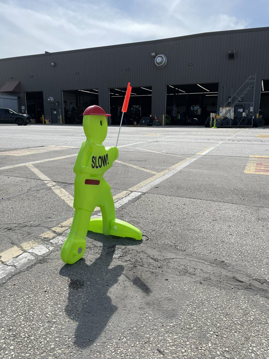A big “Thank You” to Feeder Manager <a href="/gjweberocf/">George Weber</a> for quickly ordering these Safety Cutouts. We put them by the shops as a reminder to slow down and watch for mechanics.

<a href="/bziel22/">Brian Zielinski</a> <a href="/TracyRichter32/">Tracy Richter</a> <a href="/SfecaFeederSfty/">San Fernando</a> <a href="/CACHFeeder/">CACH Feeder</a> <a href="/marc_peeler/">Lenexa NW CHSP</a> <a href="/joeboyleups/">Joe Boyle</a> <a href="/cordle_tony/">Tony Cordle</a> <a href="/UPSCERCAsafety/">Cerritos Feeder Safety Team</a>