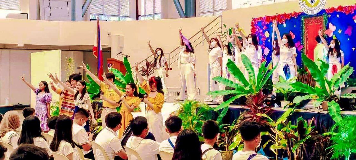 lclcdiesinuebe's tweet photo. Ateneans, your enchanting journey has only begun! 🔮

It has been a bold, brilliant, and vibrant Fresh Start and General Orienation! The Miracle Candle 🕯truly inspired us to Ignite our Inner Hues as we start to go Back on Track. 🛤 https://t.co/PuwEOfR8Wd