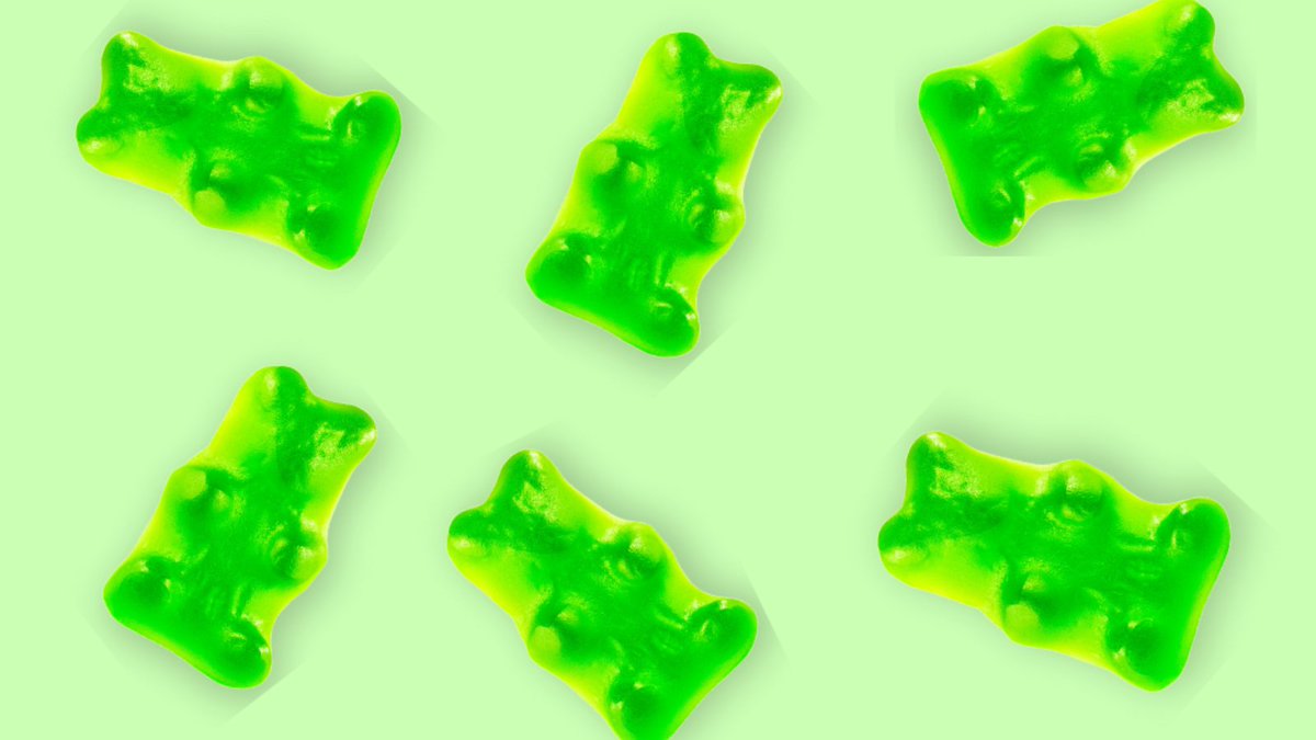 CBDsativa's tweet photo. CBD gummies 🐻🌱💚

A delicious and fun way to take CBD 😊

#cbdsativa #drgreenlove #cbd #bears #gummies #edibles #hemp #amsterdam https://t.co/HEYGCNcWQO