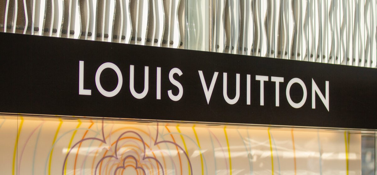 Aventure_net's tweet photo. LOUIS VUITTONのリュックの魅力に迫る

「LOUIS VUITTON」はハンドバッグや財布などの商品が注目されていますが、なかでもリュックは多くの男性を魅了しています。
こちらの記事ではLOUIS VUITTONのリュックにの魅力を紹介します！

https://t.co/vPRFcrI6qp https://t.co/J1OCFUhnT6