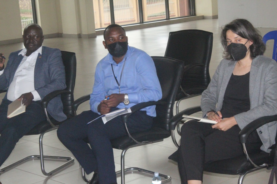 GIZWatSSUP's tweet photo. Following the handover yesterday WatSSUP had a meeting together with the @min_waterUg Commissioner UWSSD and colleagues from the #CRRF Secretariat to discuss progress on the  rehabilitation of WSS in the settlements &amp; critical aspects for the transition to NUWS

@CrrfUganda https://t.co/2f6XLSscJ8