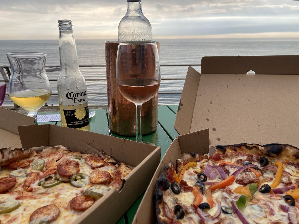 HillFarmBnB's tweet photo. A fabulous evening. Swimming in the sea, catching up with my sister, unplanned pizza, great rosé ... good times. @dorsetpizza #Quiddles #Portland https://t.co/Pexsn5XbJU