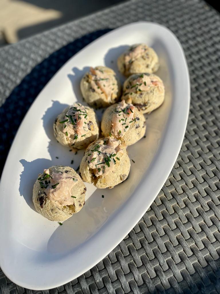 This gorgeous weather &amp; opening my new outdoor kitchen, has given me the perfect chance to try out some different #summerdishes. ☀️ These are crab &amp; #prawnrolls in mini #olivebreads - a great #appetiser to enjoy #alfresco. Have a wonderful day! #wednesdaywisdom #chef #somerset