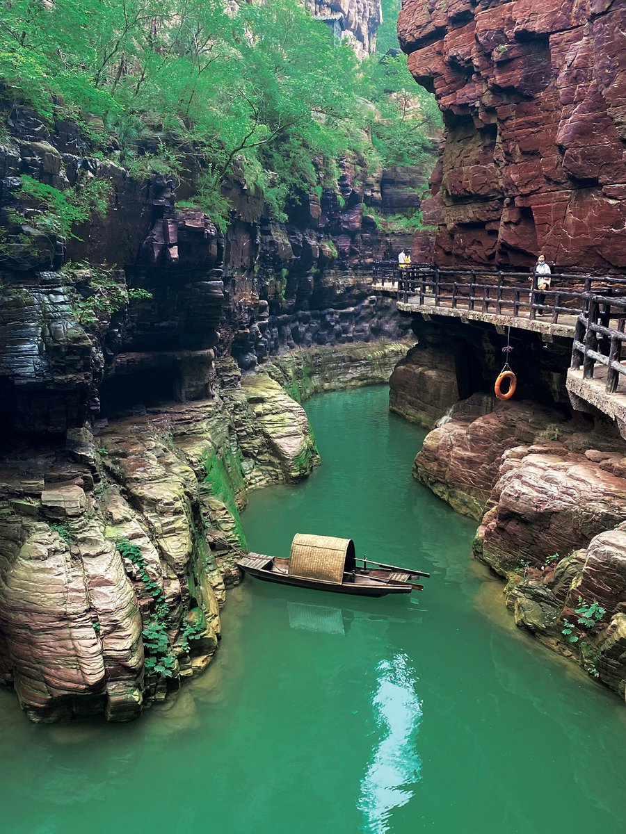 cathysuo7's tweet photo. The scenery in the mountains is stunning, the water is clear and the temperature is comfortable🥳🥳🥳#mountain https://t.co/C0hyRHy9N7