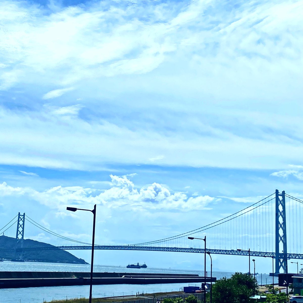 JAPPALLA's tweet photo. 「橋と夏の雲」
   
昔から
橋が好きで
夏の空が好きで…

#日本の夏 #skylovers #cloudshots #love_all_sky #cloudfaces #summersky https://t.co/vuKiNz7aDA