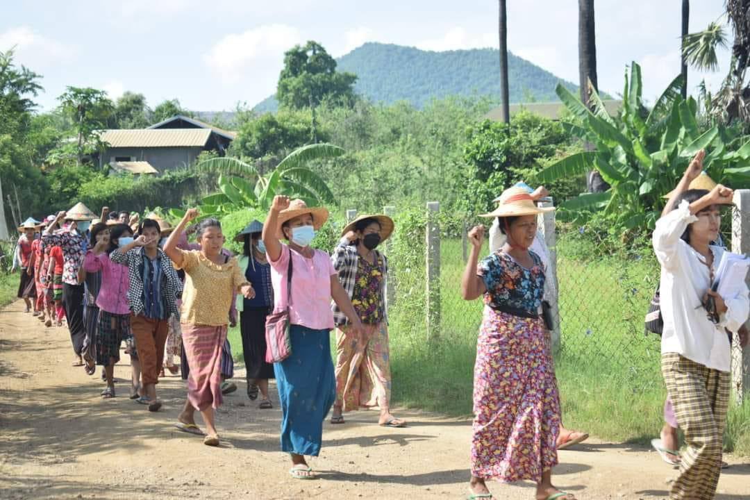 Joint forces of pro-democracy villagers of several villages from northern Salingyi township and eastern Yinmarbin township staged a strike against military dictatorship.  #2022Aug17Coup #FreezePaymentsToJunta #US_SanctionMOGE #WhatsHappeningInMyanmar