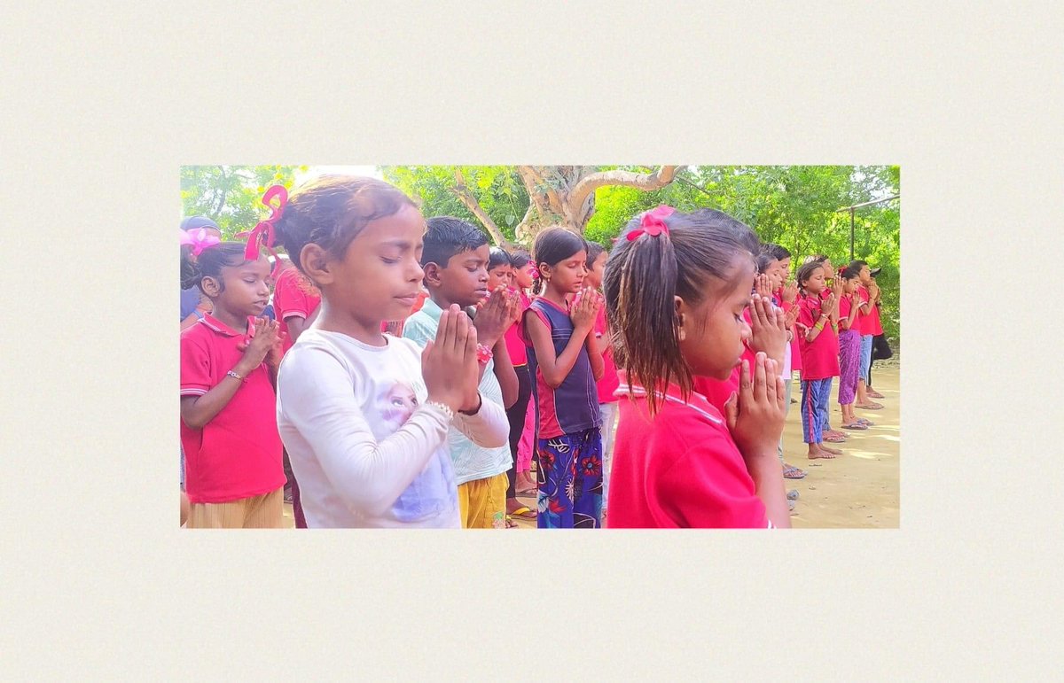 #Nirbhed_shikshalaya
प्रार्थना ।।
#निर्भेद_है_हम #निर्भेदफाउंडेशन #prayers #prayertimechallenge #EducationForAll #moral #gratitude