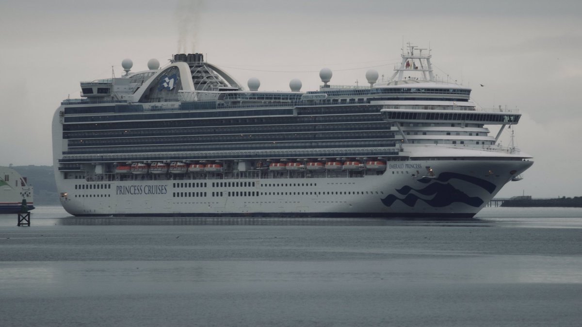 Another day, a different visitor, a returning Cruise ship.

Welcome back to @BelfastHarbour 

@PrincessCruises #EmeraldPrincess

What about ye 🤔

📸WixPix@Sea