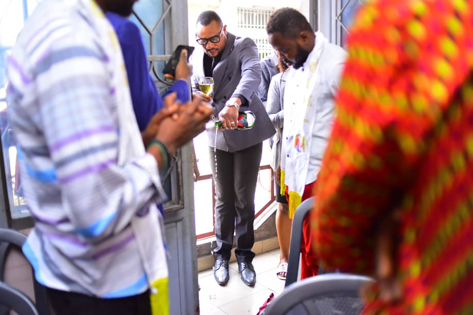 GPKL_ongd's tweet photo. Enfin, nous avons un bureau permanent. Revivez en images la cérémonie d'inauguration de notre siège social situé dans la commune de lemba. Nous sommes sur l'avenue Kiangwe, au premier niveau de l'immeuble Garage Lokole vers bay-pass. Contact  +243823876118. #GPKL_RDC #GPKL_ONG https://t.co/qQLR65MGk9