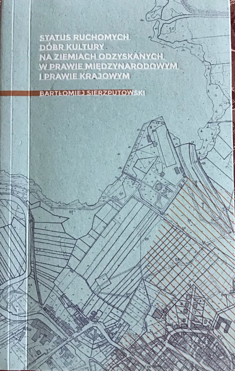 MWiszowaty's tweet photo. Przywiozłem z warszawskiej galerii Kordegarda przy okazji wystawy „Utracone / Odzyskane. Z kolekcji wrocławskich”. Doktorat z @USzczecinski opublikowany przez @kultura_gov_pl Dobre recenzje. Ku uwadze prof. @PiotrStec2 (chociaż pewnie zna). #heritage #artandlaw  #culturalheritage https://t.co/oIpr3tUBCP