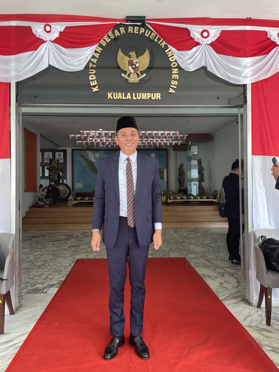 Jansen Sitindaon (@jansen_jsp) on Twitter photo Upacara di KBRI Kuala Lumpur. Upacara di KBRI Kuala Lumpur.