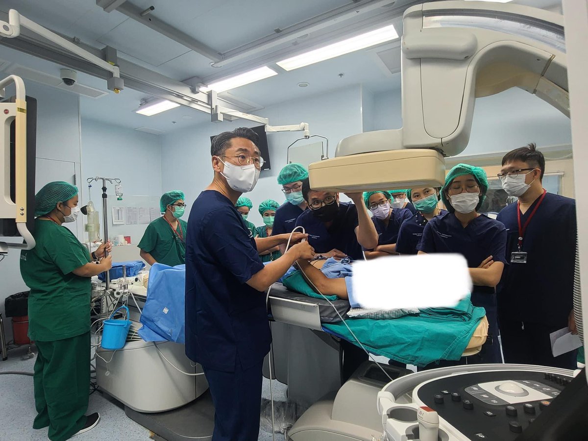 YongcheolKim2's tweet photo. #CardioTwitter #RadialFirst
<ASEAN SNUFFBOX Workshop: Day 5>
Meet Prof. Wacin Buddhari in Chula Hospital and have the presentation for SNUFFBOX approach #LdTRA #RdTRA
Happy to be with the enthusiastic staff and fellow and support them to initiate SNUFFBOX approach. https://t.co/Dlk1PcU3F1