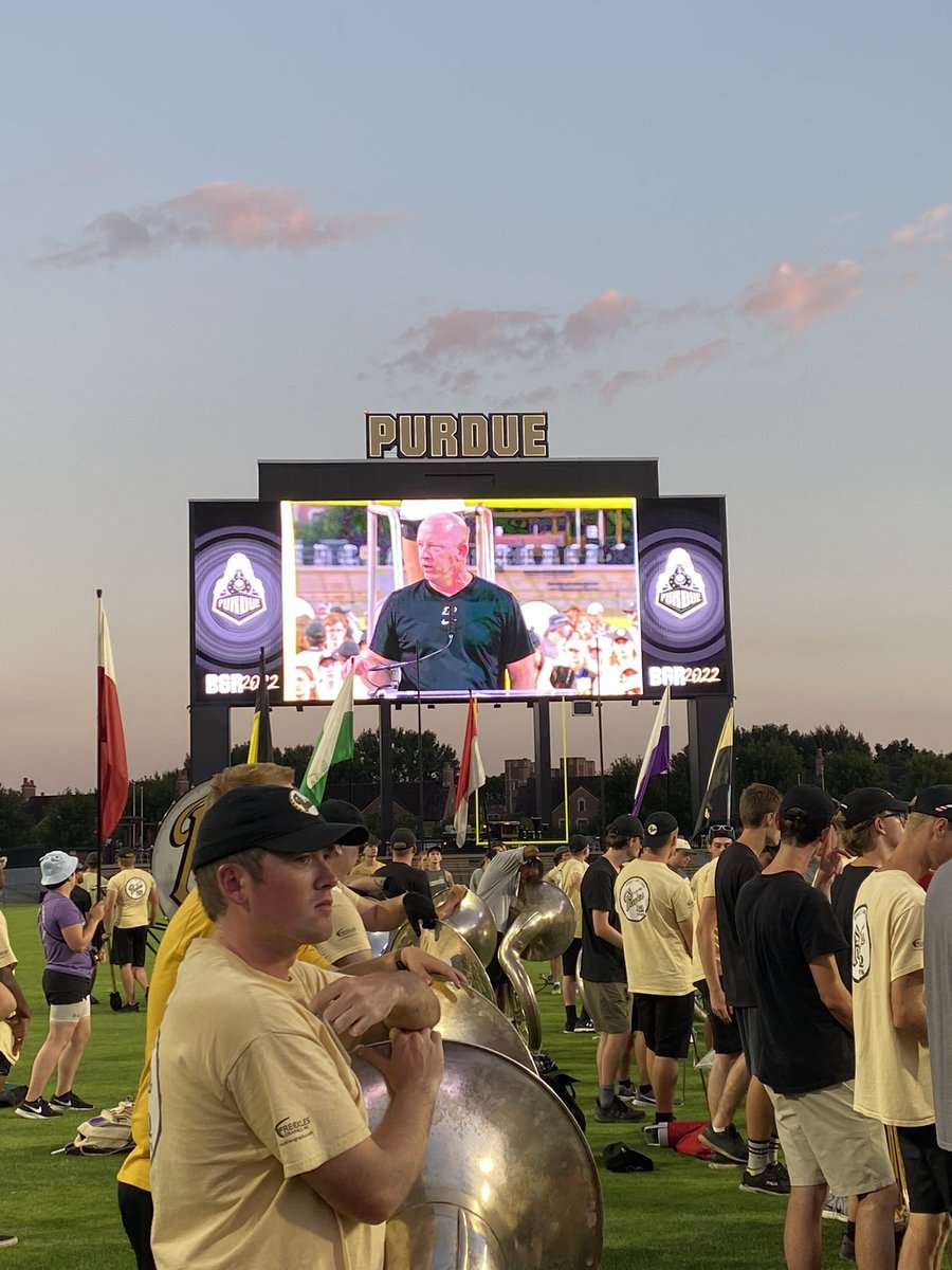 TrevorPeters__'s tweet photo. A great night welcoming thousands of new #Boilermakers to @LifeAtPurdue! Have a great BGR, &amp; thanks to @PurdueSports for letting me be part of it #BoilerUp 🚂 https://t.co/EvBwTKYHCm