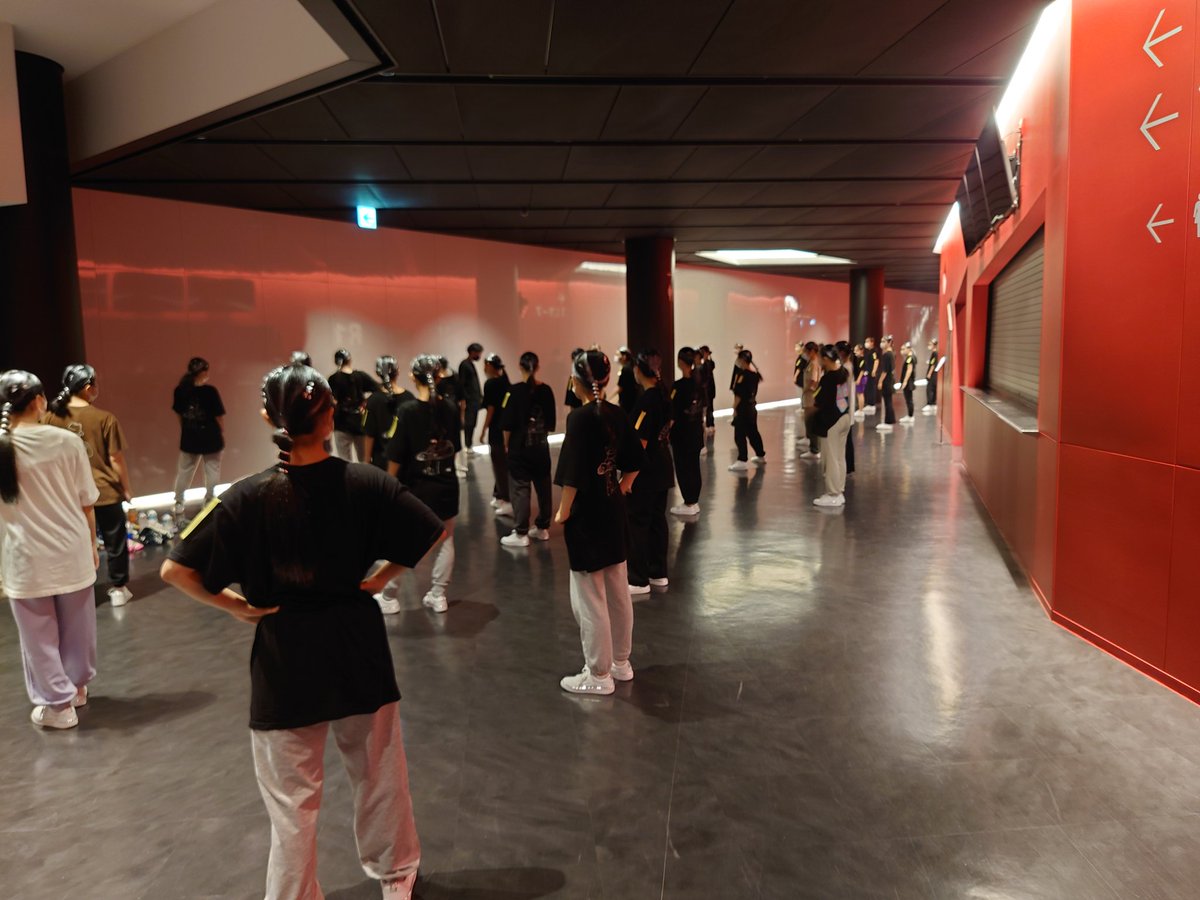 meiden_dance's tweet photo. 本日はビッグクラスの大会です！昨日のスモールクラスに続いて入賞を目指します！
#愛工大名電
#名電
#名電ダンス部
#ダンスタ
#ダンススタジアム
#日本高校ダンス部選手権 https://t.co/NcojpQ2yQF https://t.co/MKw4ZFLQmW