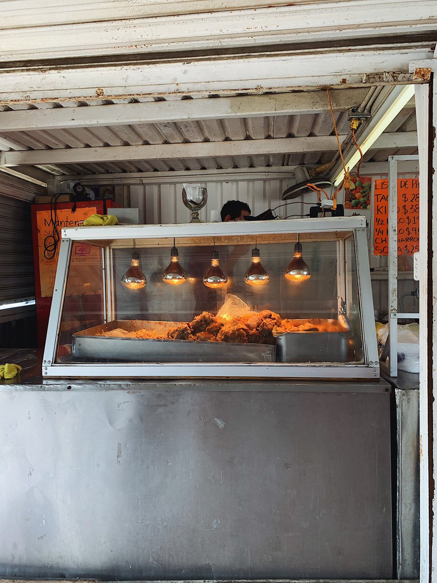 Tacos de Carnitas en Ensenada 🐷#tacos #ensenada #delicious