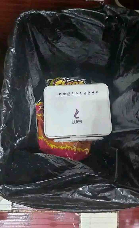 شوفت حد قبل كده بيعبي الهواء في اكياس ويبيعهولك ؟!
اهو ده بالظبط اللي بتعمله شركات النت، سلعة مجانية بينزلوهالك باقات ، عايز تتنفس ؟ خدلك شفطة باقة اضافية 😂😂😂
#انترنت_غير_محدود_فى_مصر