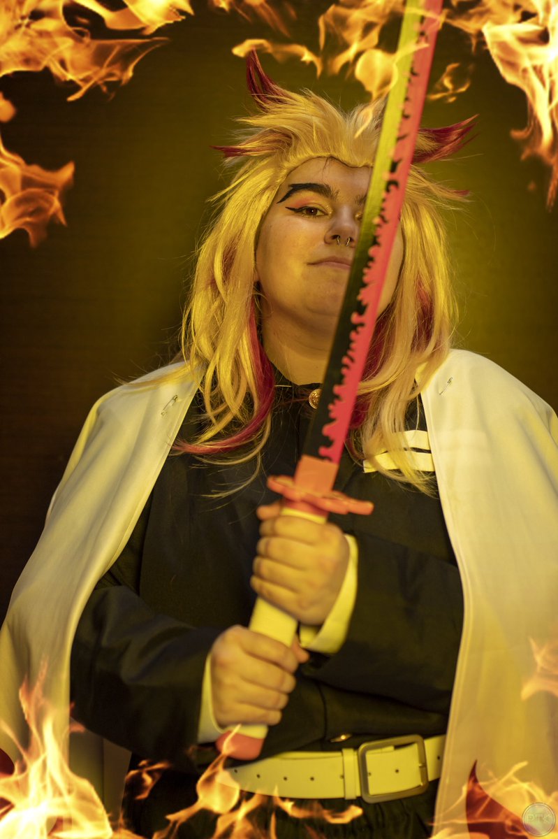 CheerfulGhosty's tweet photo. Some of my rengoku pics taken by @ptkphotog!!
Mitsuri is @akemi_arts !! 💖❤️‍🔥 https://t.co/tIrLHbynxt