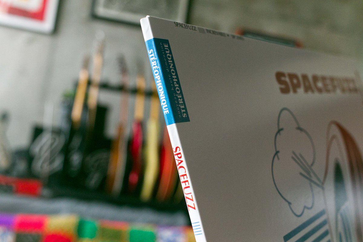 spcfzz's tweet image. My new album "Increvable!" is finally here. First edition printing of 300 copies pressed on 180g heavyweight audiophile grade vinyl.  Gorgeous design, lyrics sheet, eye popping photography and 45 minutes of music I poured my soul into.  Get it here:  spacefuzz.com/store/
