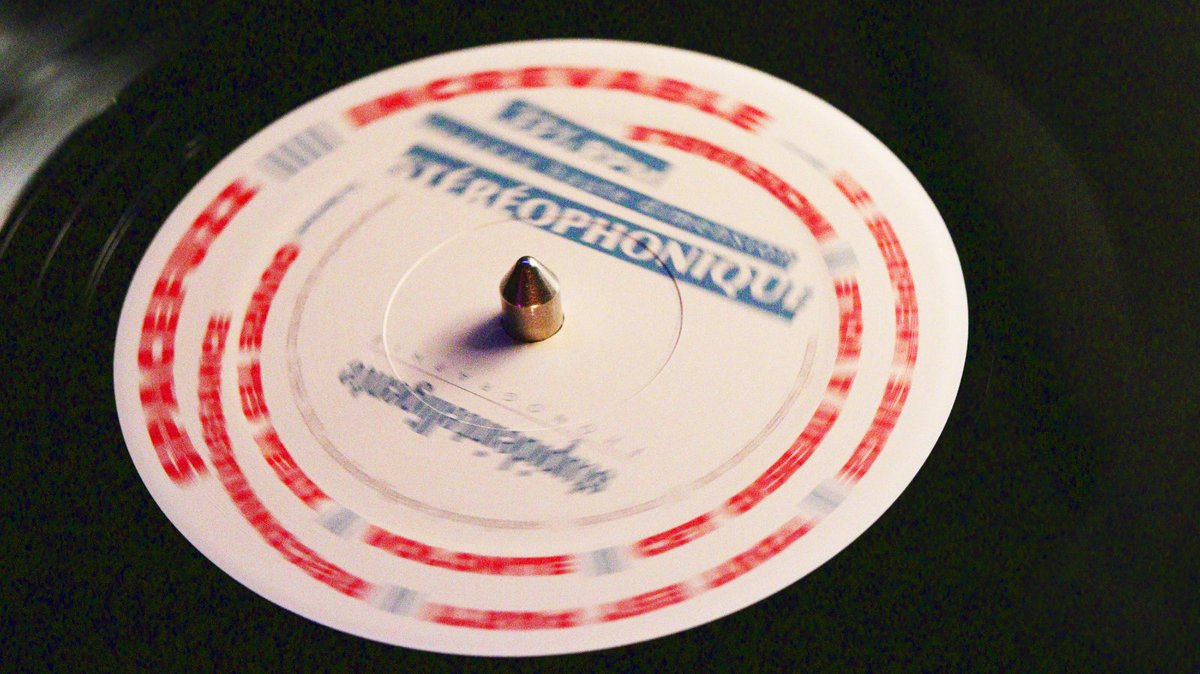 spcfzz's tweet image. My new album "Increvable!" is finally here. First edition printing of 300 copies pressed on 180g heavyweight audiophile grade vinyl.  Gorgeous design, lyrics sheet, eye popping photography and 45 minutes of music I poured my soul into.  Get it here:  spacefuzz.com/store/