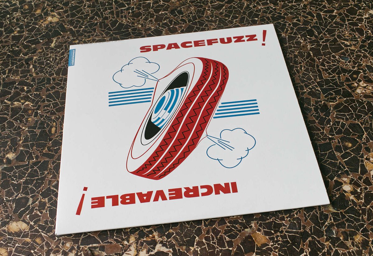 spcfzz's tweet image. My new album "Increvable!" is finally here. First edition printing of 300 copies pressed on 180g heavyweight audiophile grade vinyl.  Gorgeous design, lyrics sheet, eye popping photography and 45 minutes of music I poured my soul into.  Get it here:  spacefuzz.com/store/