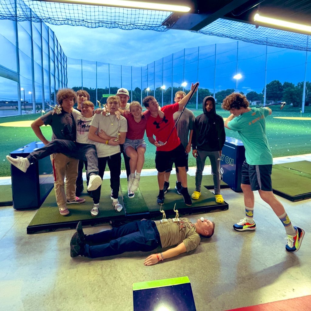 Had a great time with the Central Wrestling team tonight at <a href="/BigShotsGolfSGF/">BigShots Golf Springfield MO</a>!!! <a href="/Central_AD/">Central (SPFD) High School Athletics</a> #wrestlersgolfing